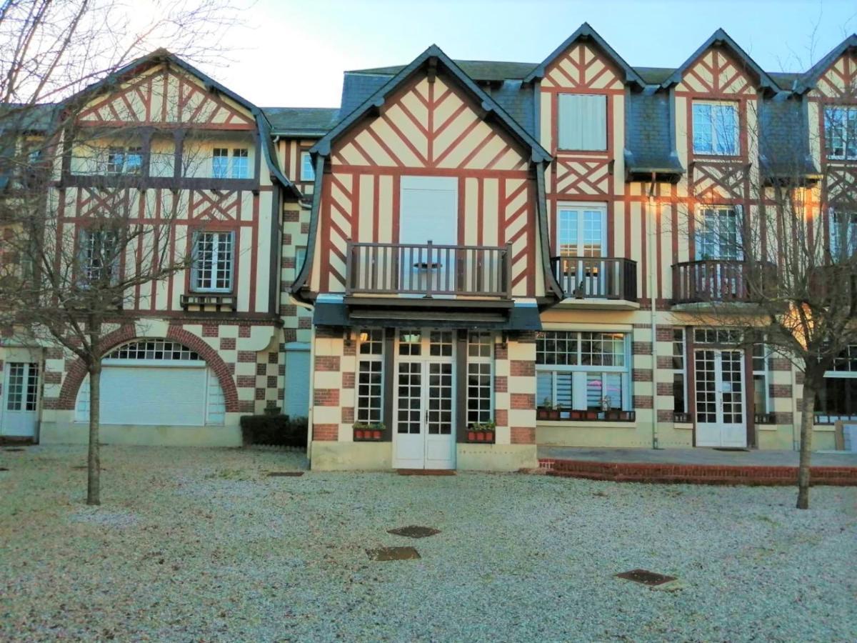 Le Petit Cabourg De La Cour Normande Studio Coeur De Ville -1 A 2 Personness Ngoại thất bức ảnh